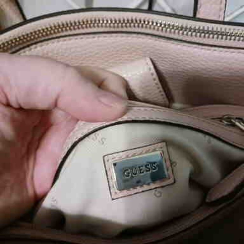 Guess Purse NWOT - Picture 4 of 8